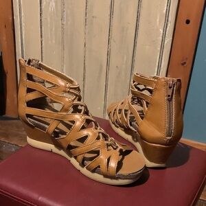 Women's Tan Gladiator sandals
